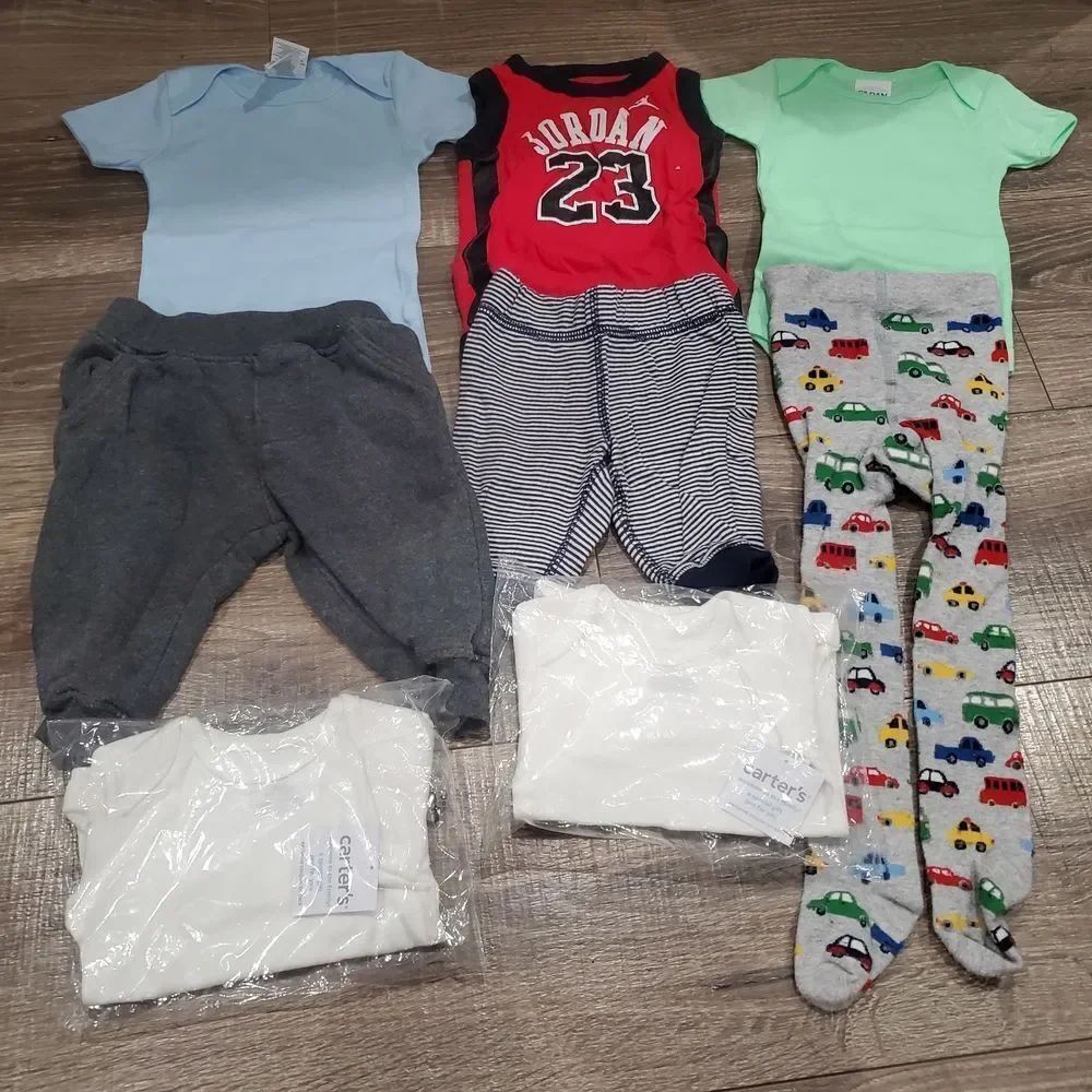 Baby Clothing Set Size 0-6 months 8 Pieces of Clothing